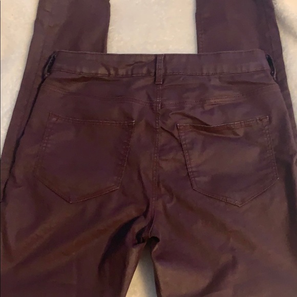 NWOT H&M Red Vinyl Skinny Jeans - Picture 5 of 6